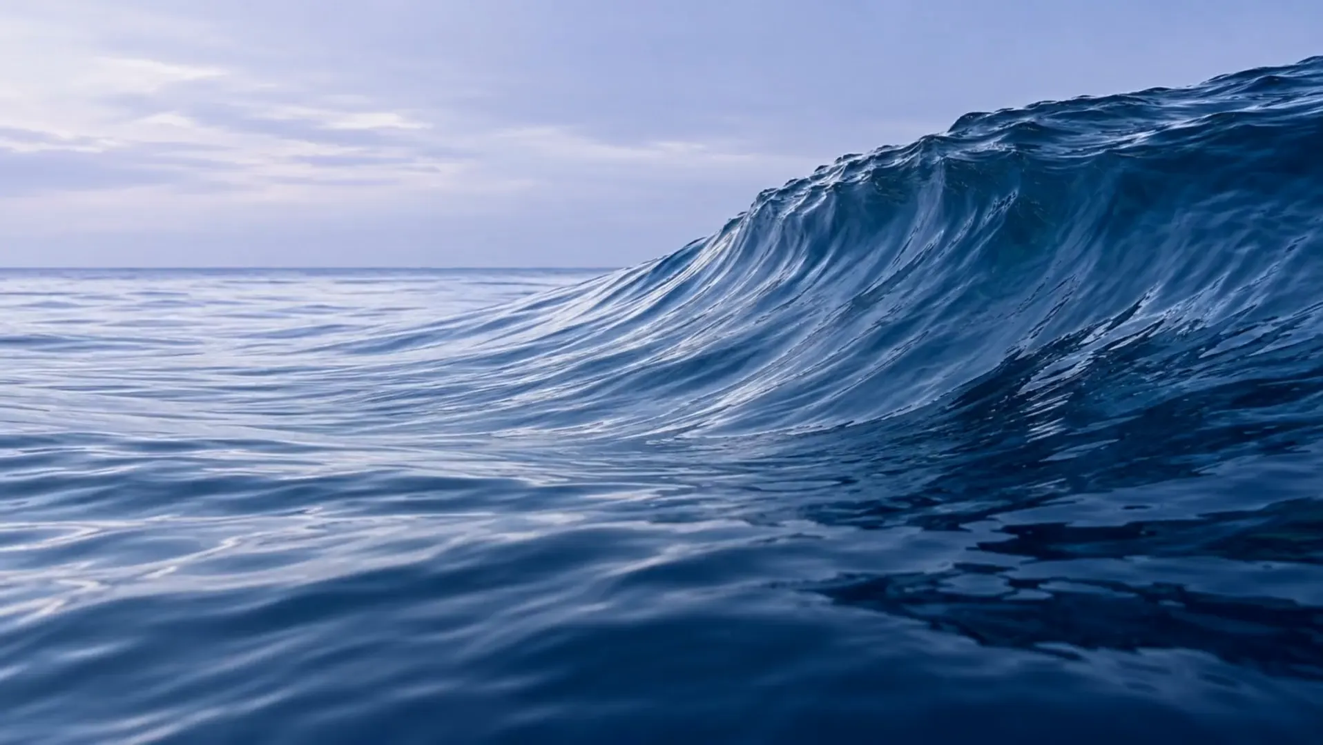 Синяя водная поверхность